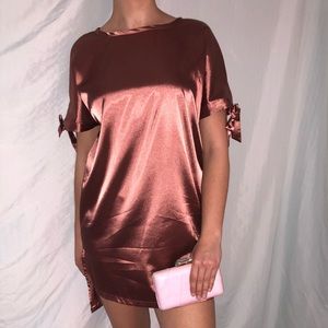 Lulu’s Glamorous Metallic Rose Gold Shift Dress